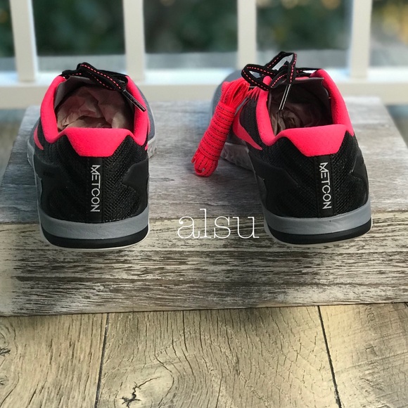 NWT Nike Metcon 3 Cool Grey Red WMNS - Picture 5 of 8